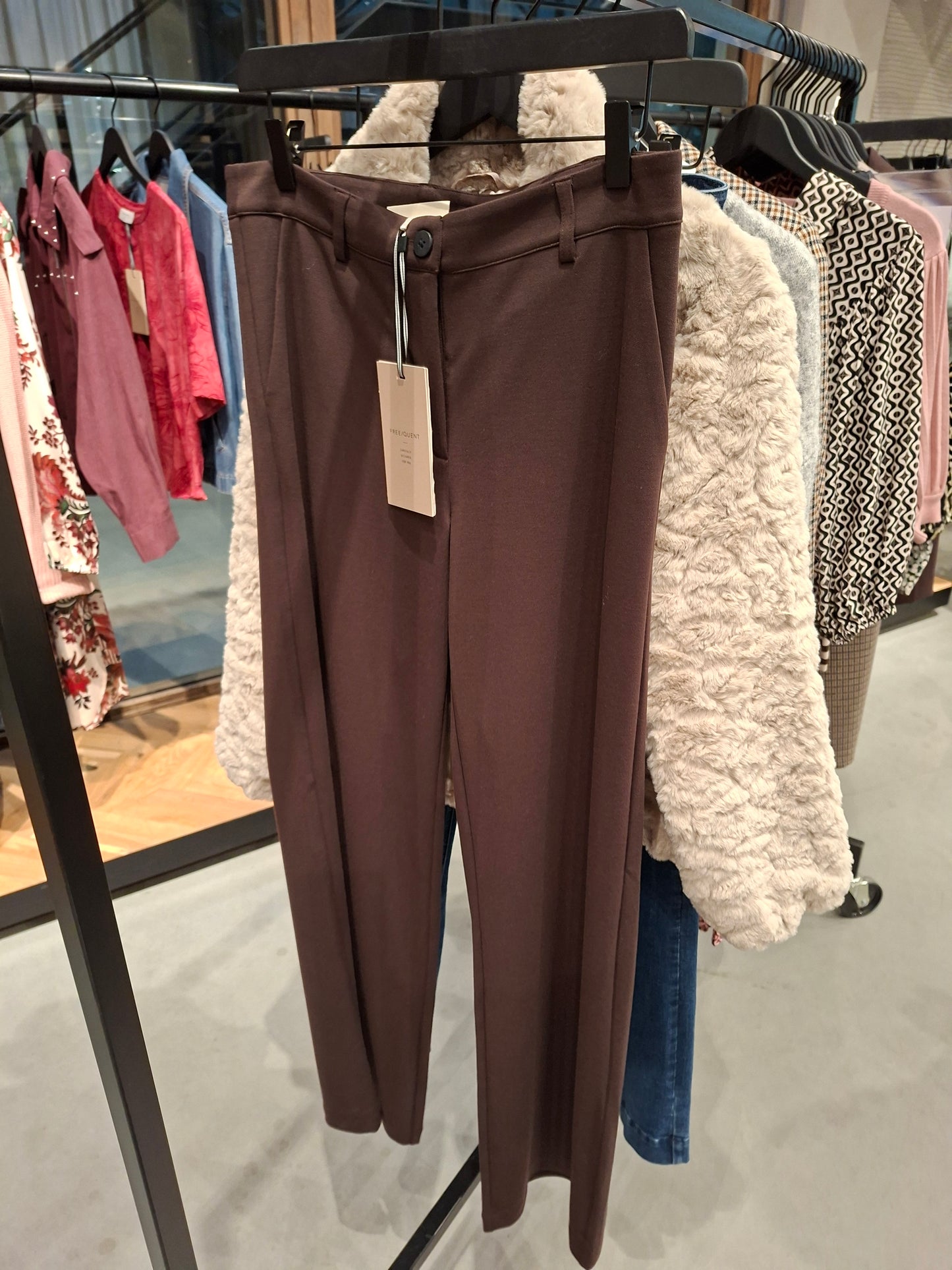 Freequent Broek, NANNI, Mole