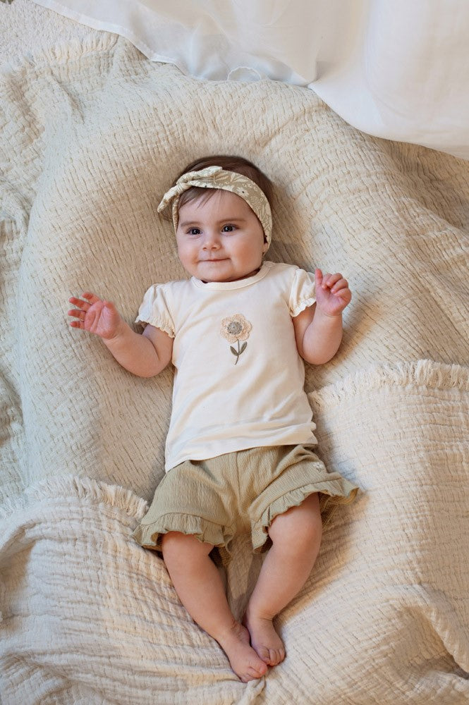 Feetje Meisje, T-shirt met crochet bloem - Let Your Dreams Blossom, Off white